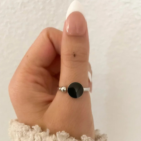 925 Sterling Silver Black Circle Ring Dainty Ring Geometric Minimalist Ring - Picture 7 of 8
